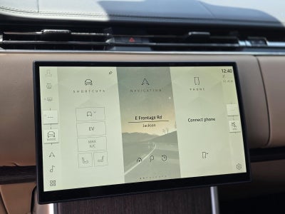 2025 Land Rover Range Rover P550e SE SWB