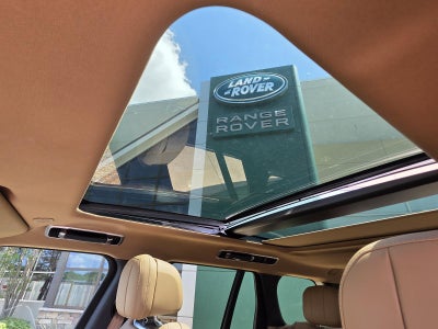 2025 Land Rover Range Rover P550e SE SWB