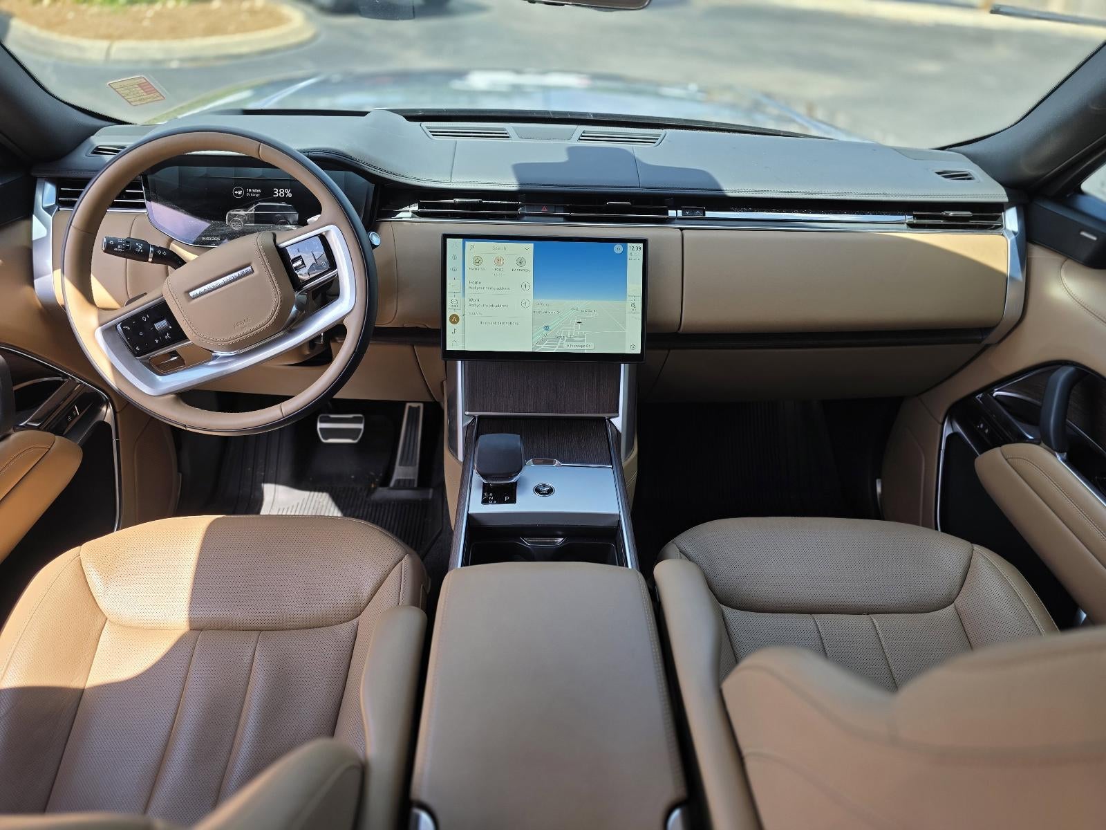 2025 Land Rover Range Rover P550e SE SWB