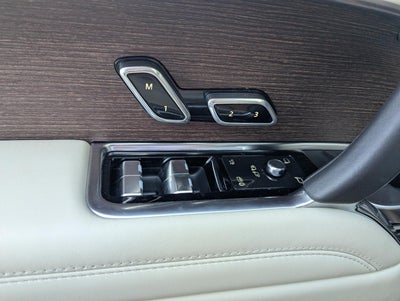 2025 Land Rover Range Rover P550e SE SWB