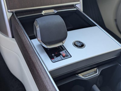 2025 Land Rover Range Rover P550e SE SWB