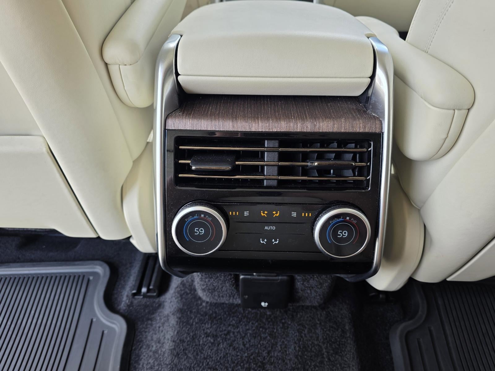 2023 Land Rover Range Rover P400 SE LWB 7 Seat