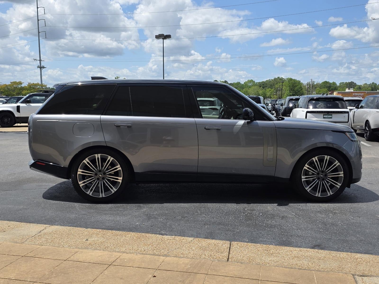 2023 Land Rover Range Rover P400 SE LWB 7 Seat