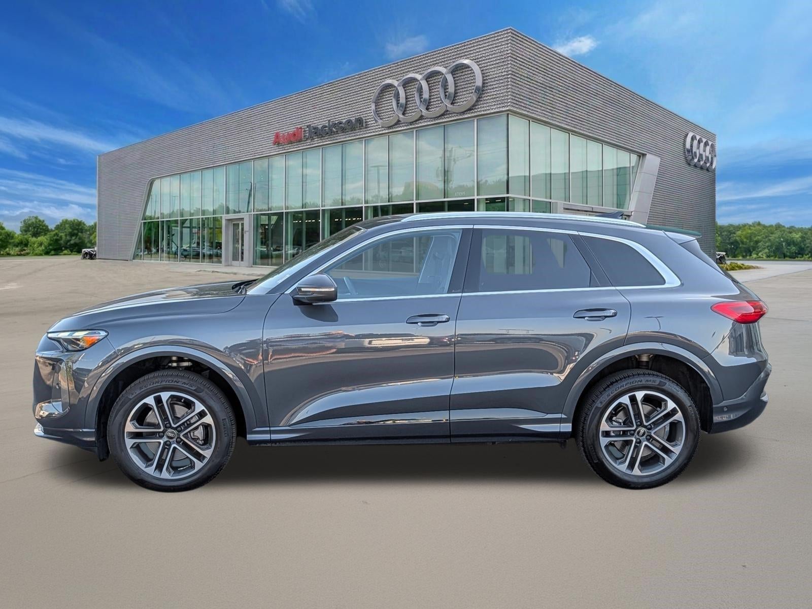 2025 Audi Q5 Premium 2.0 TFSI quattro