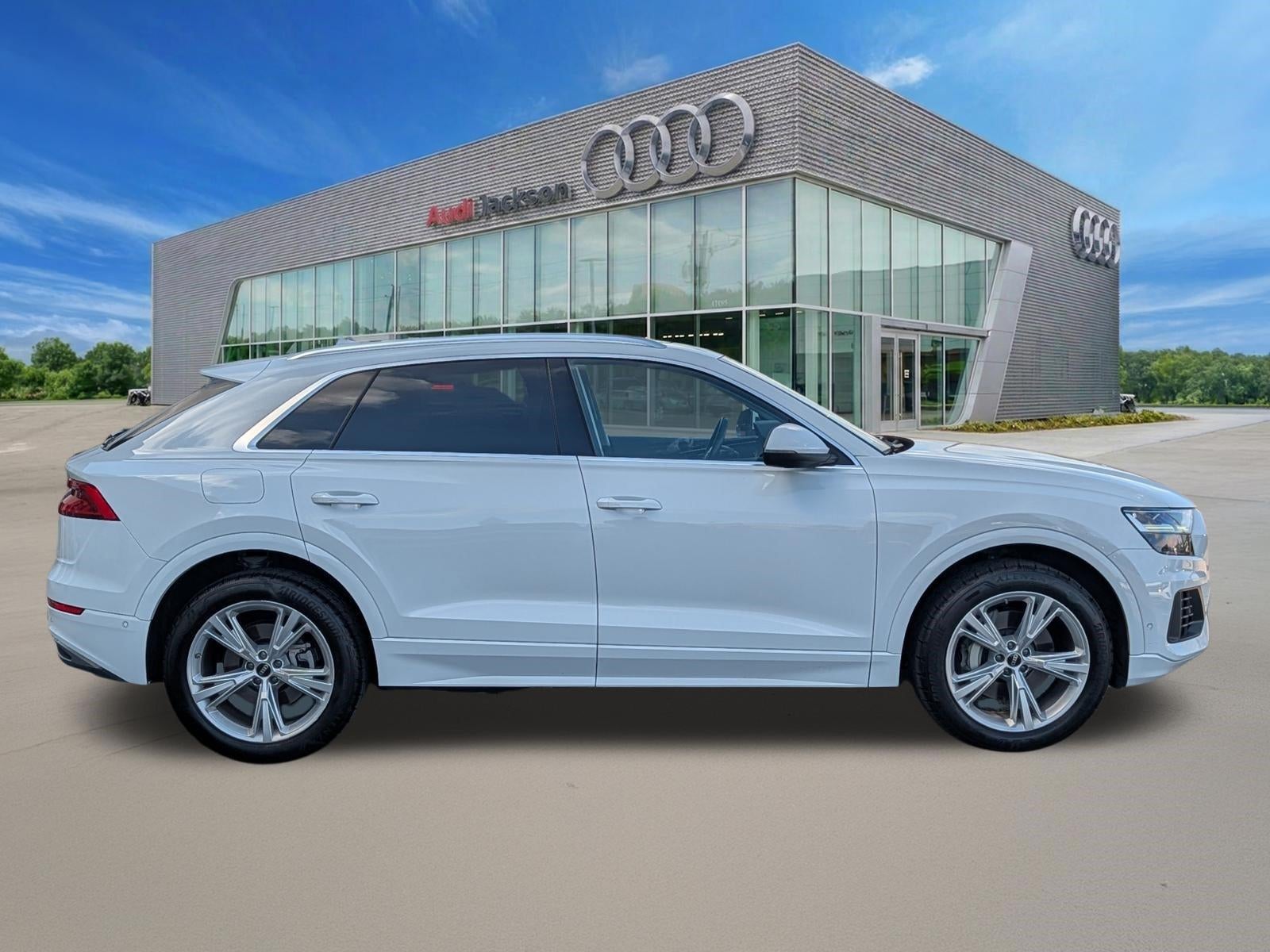 2022 Audi Q8 Premium 55 TFSI quattro