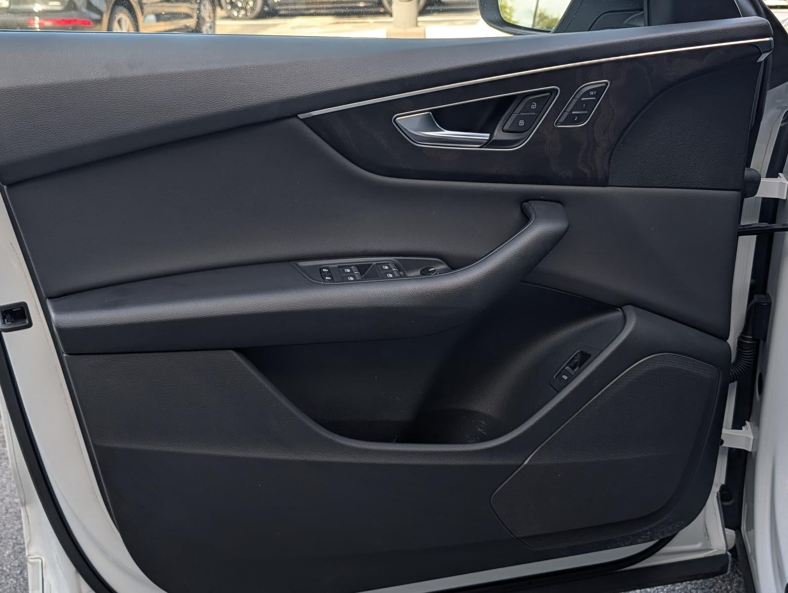 2022 Audi Q8 Premium 55 TFSI quattro