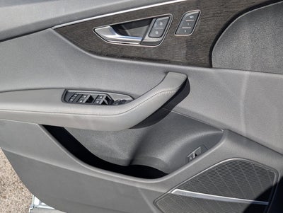 2025 Audi Q8 Premium Plus 55 TFSI quattro