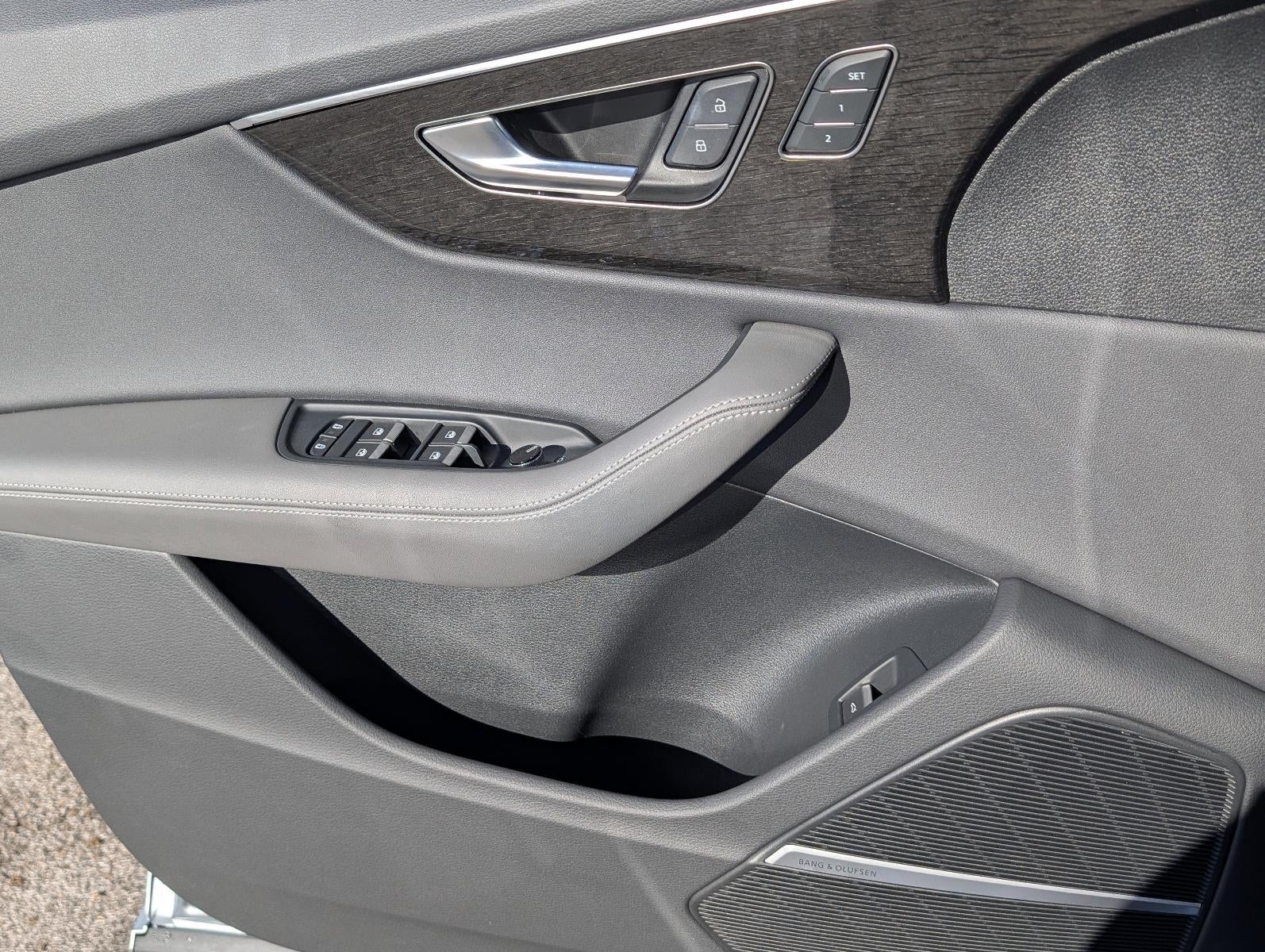 2025 Audi Q8 Premium Plus 55 TFSI quattro