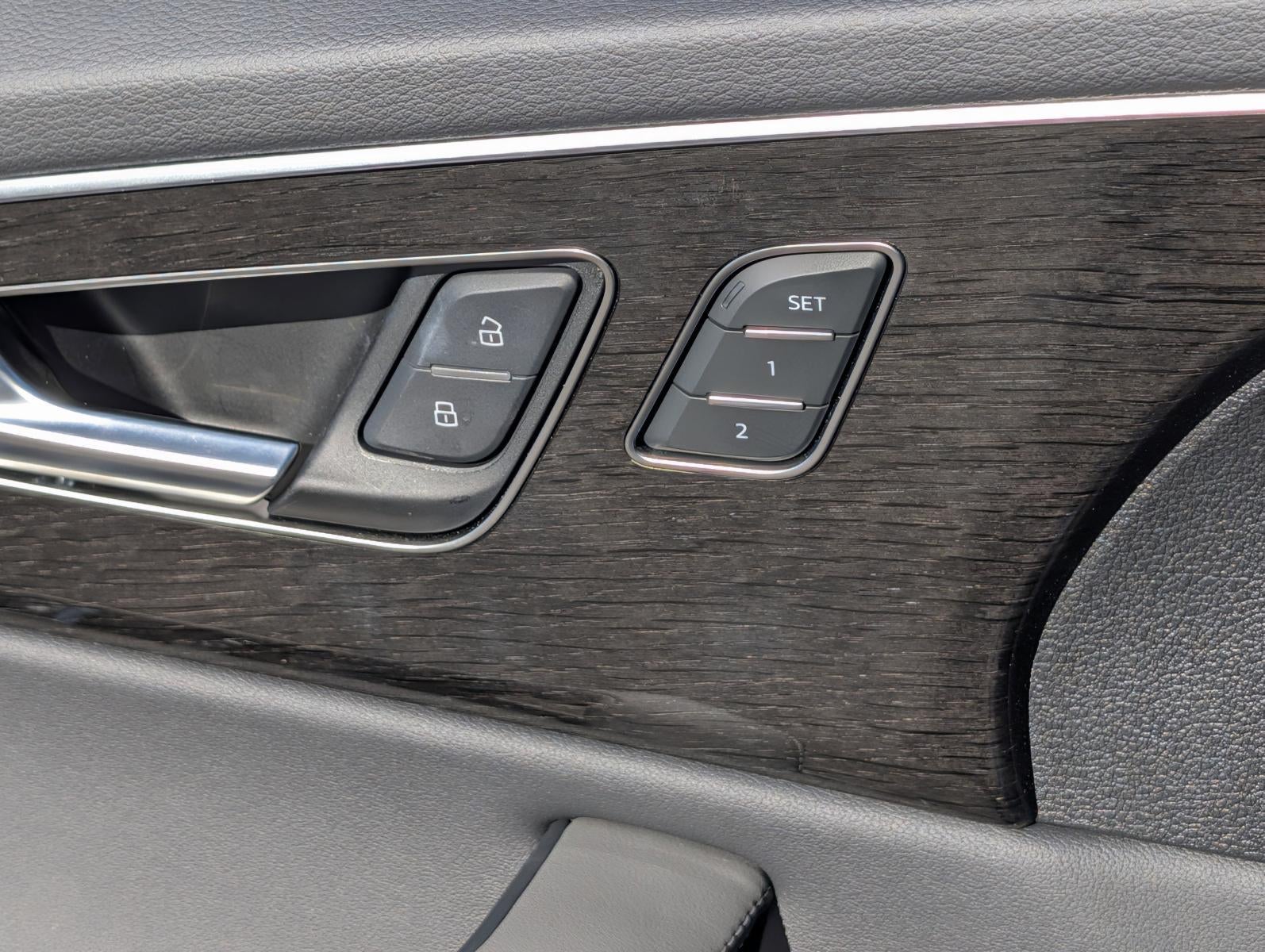 2025 Audi Q8 Premium Plus 55 TFSI quattro