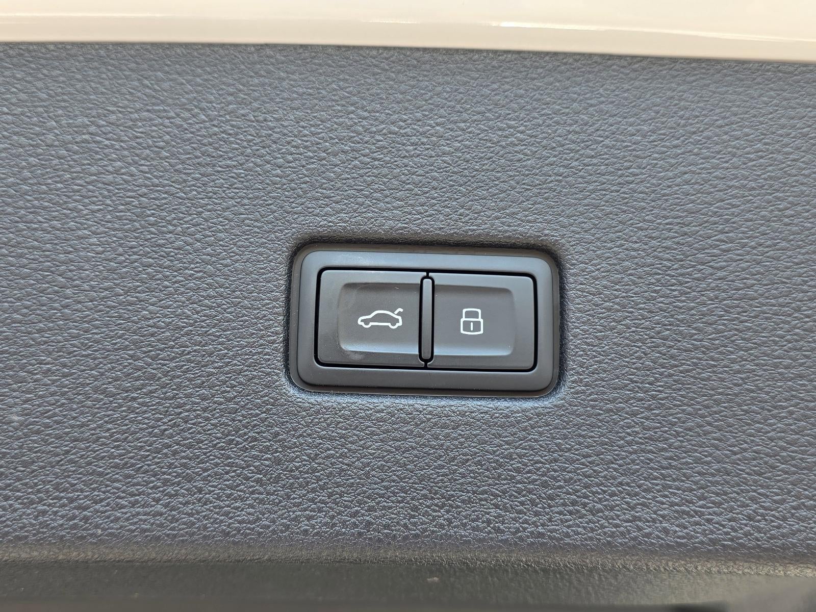 2025 Audi Q8 Premium Plus 55 TFSI quattro