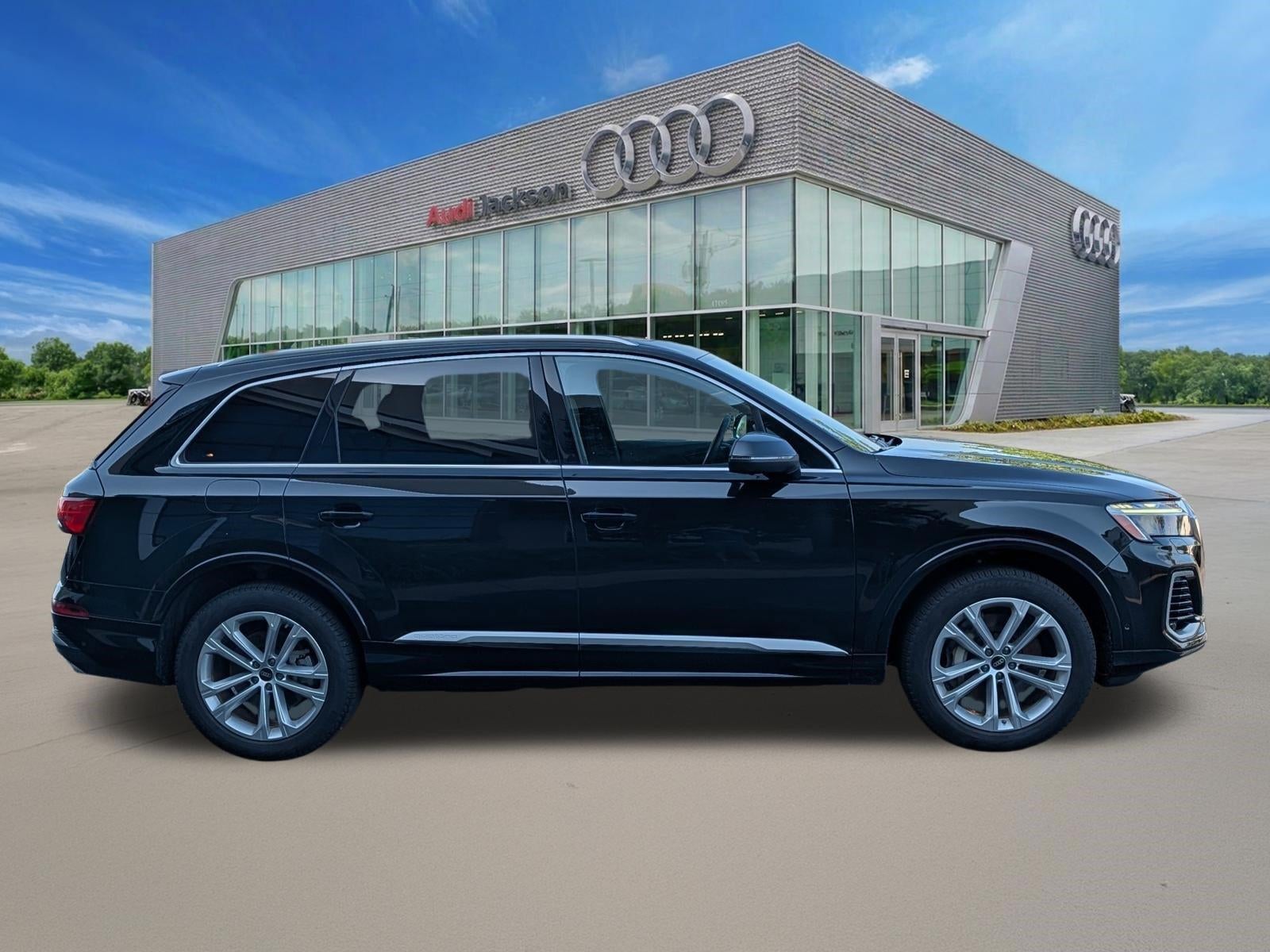 2025 Audi Q7 Premium Plus 55 TFSI quattro