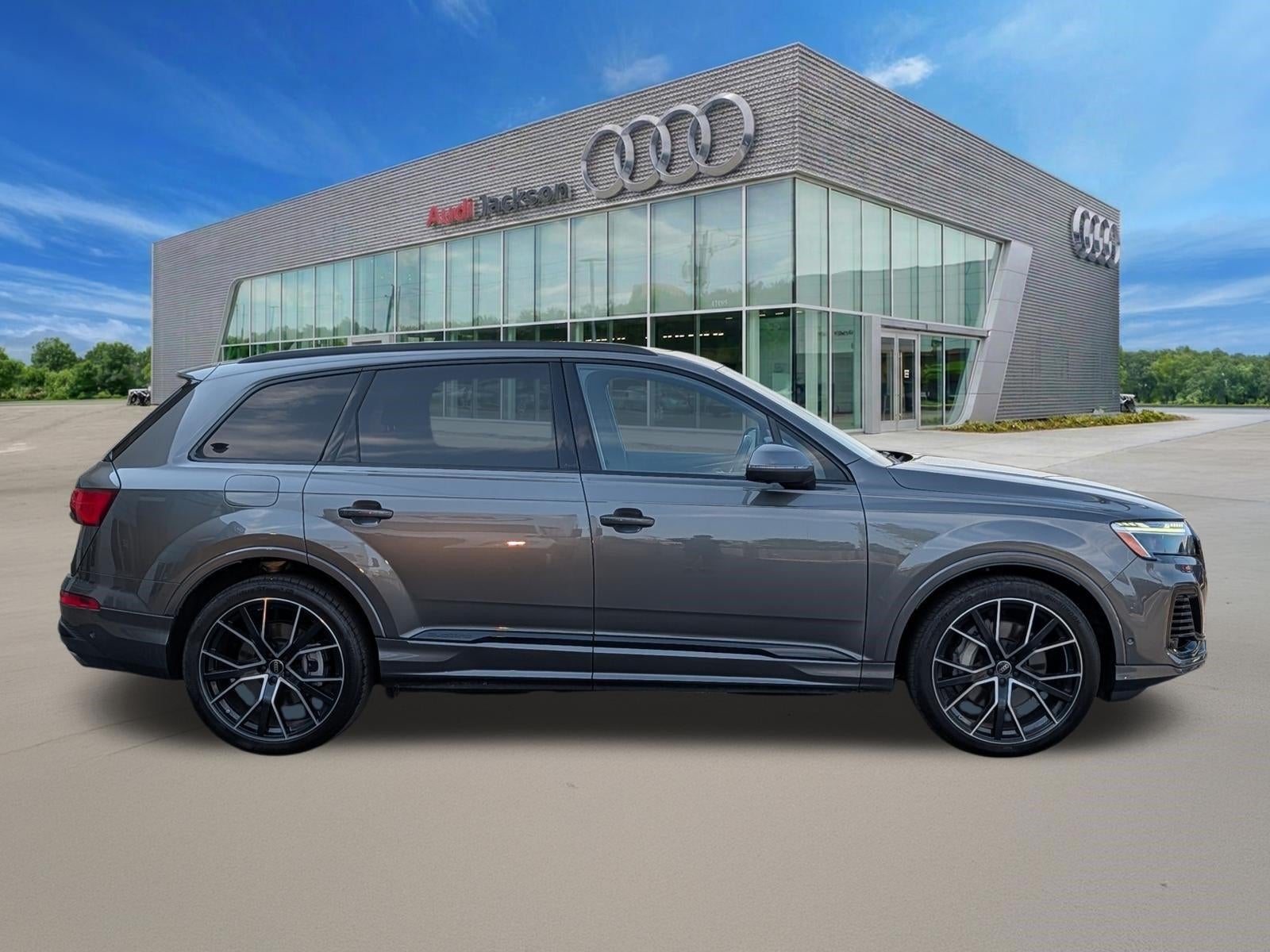 2025 Audi Q7 Prestige 55 TFSI quattro