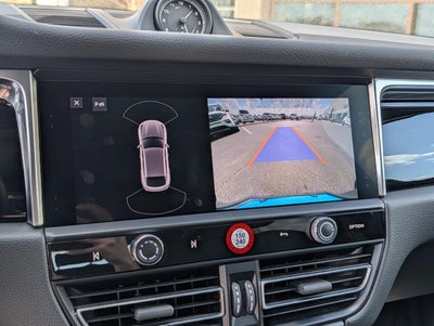 2023 Porsche Macan AWD