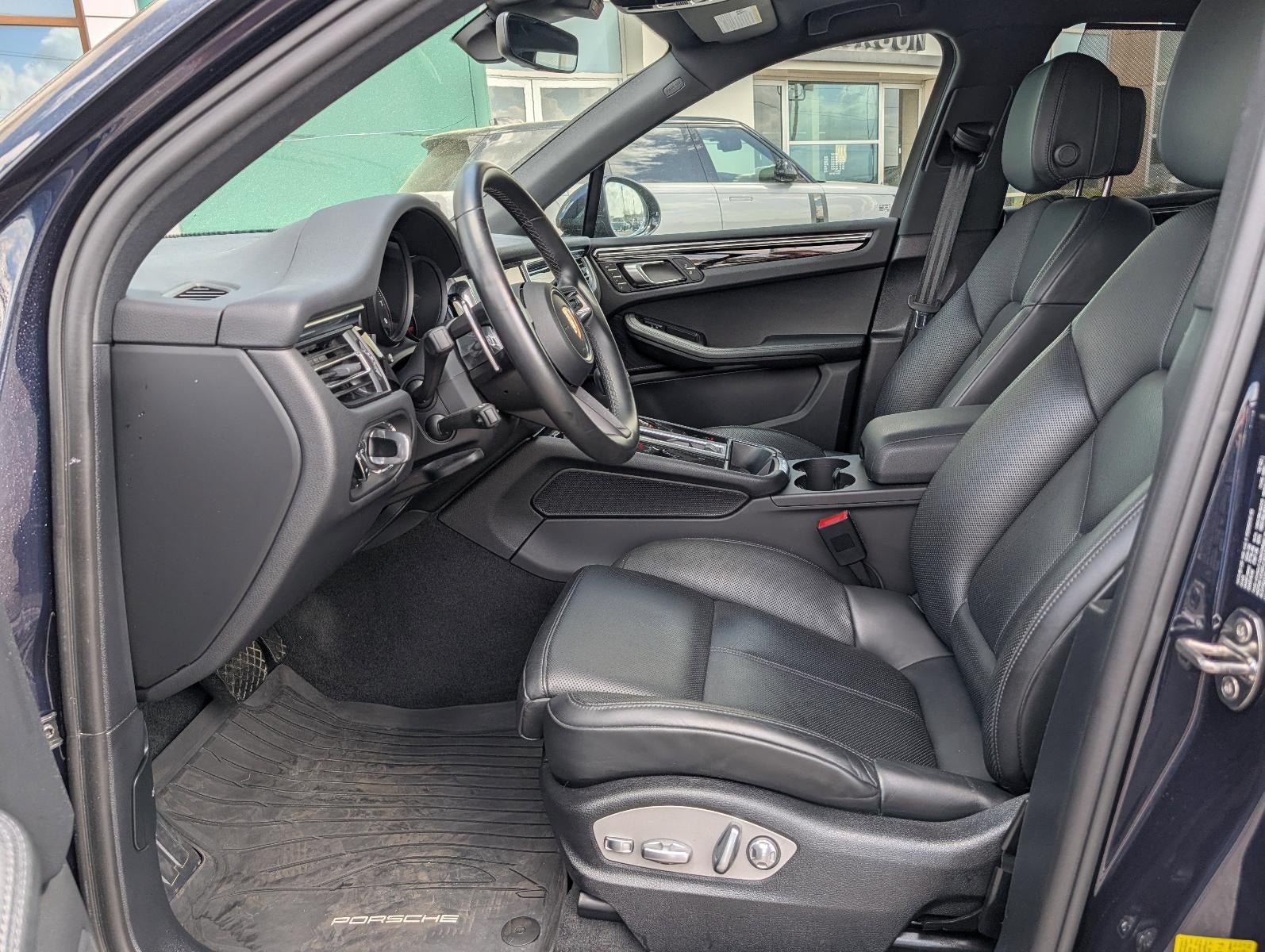 2023 Porsche Macan AWD