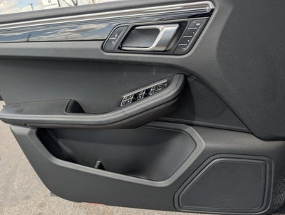 2023 Porsche Macan AWD