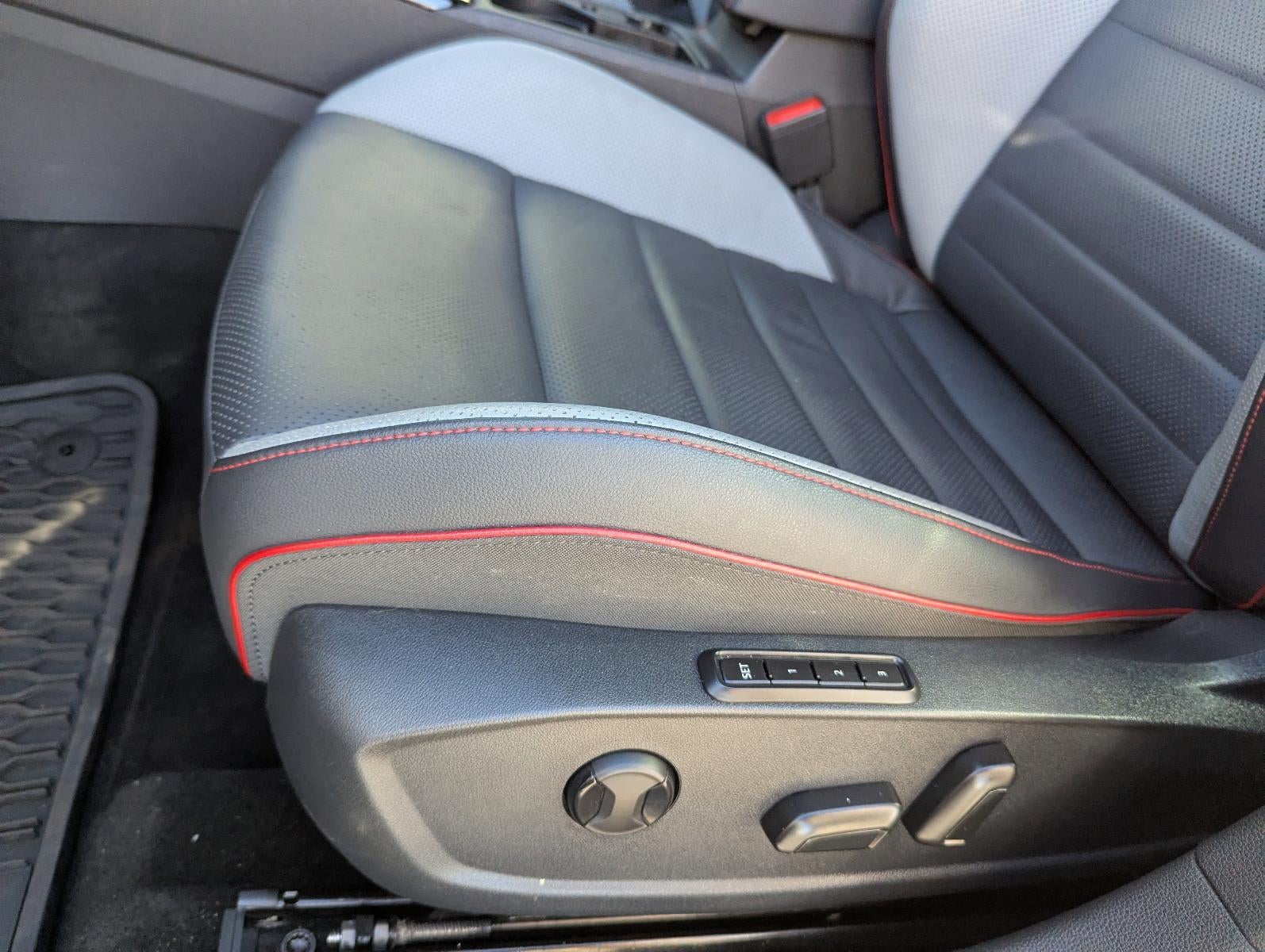 2023 Volkswagen Golf GTI 2.0T SE DSG