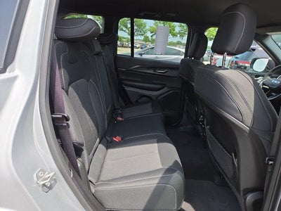 2025 Jeep Grand Cherokee Laredo 4x2