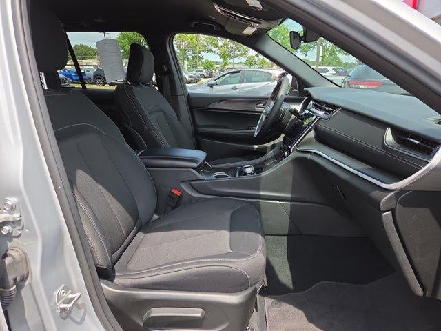 2025 Jeep Grand Cherokee Laredo 4x2