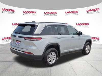 2025 Jeep Grand Cherokee Laredo 4x2