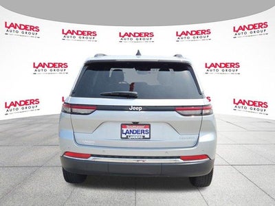 2025 Jeep Grand Cherokee Laredo 4x2