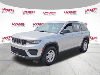 2025 Jeep Grand Cherokee Laredo 4x2