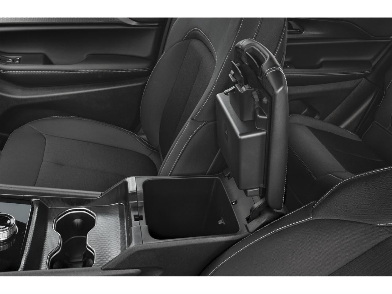 2025 Jeep Grand Cherokee Laredo 4x2