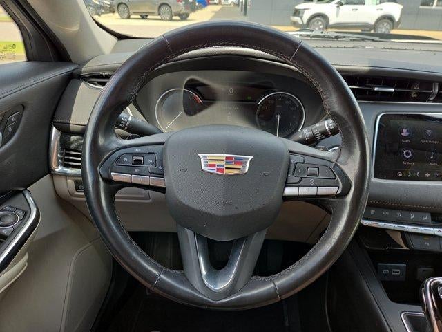 2023 Cadillac XT4 FWD 4dr Premium Luxury