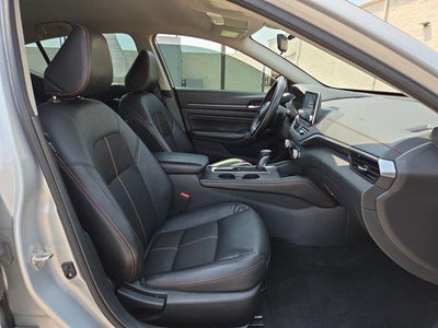 2022 Nissan Altima 2.5 SR Sedan
