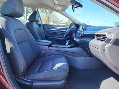 2023 Nissan Altima 2.5 SV Sedan