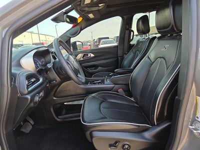 2024 Chrysler Pacifica Limited FWD