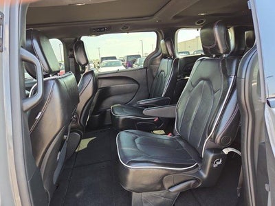 2024 Chrysler Pacifica Limited FWD