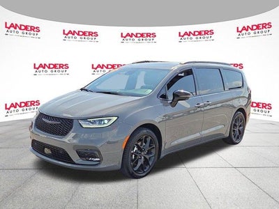 2024 Chrysler Pacifica Limited FWD