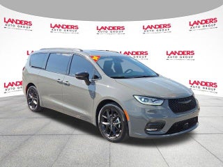 2024 Chrysler Pacifica Limited FWD