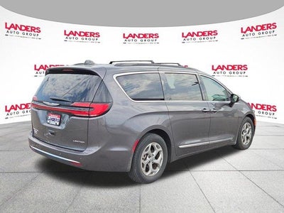 2023 Chrysler Pacifica Limited FWD