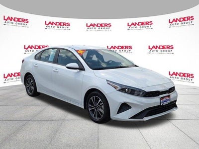 2024 Kia Forte LXS IVT