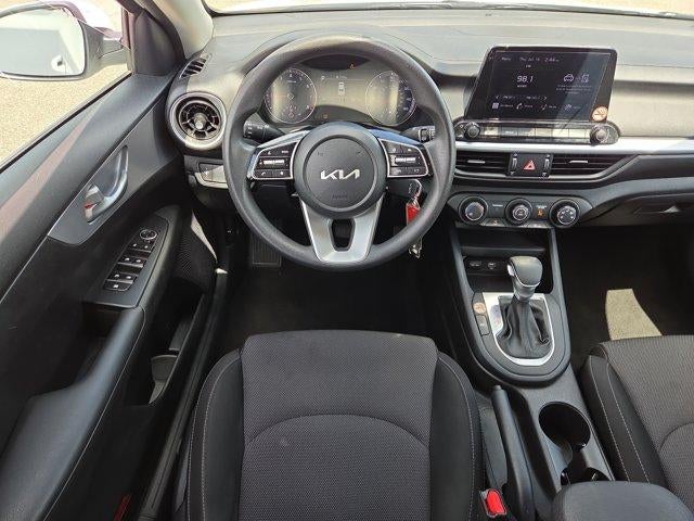 2024 Kia Forte LXS IVT