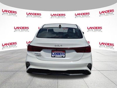 2024 Kia Forte LXS IVT