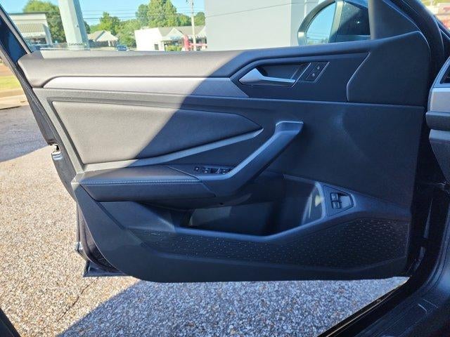 2024 Volkswagen Jetta SE Auto