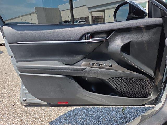 2024 Toyota Camry SE Auto (SE)