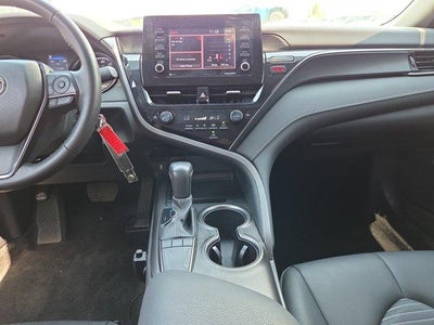 2024 Toyota Camry SE Auto (SE)