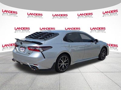 2024 Toyota Camry SE Auto (SE)