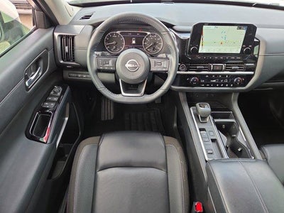 2024 Nissan Pathfinder SL 2WD
