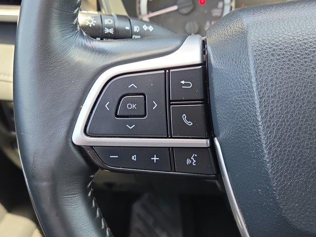 2023 Toyota Highlander LE AWD (SE)