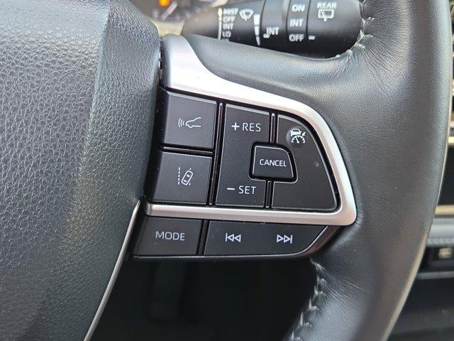 2023 Toyota Highlander LE AWD (SE)