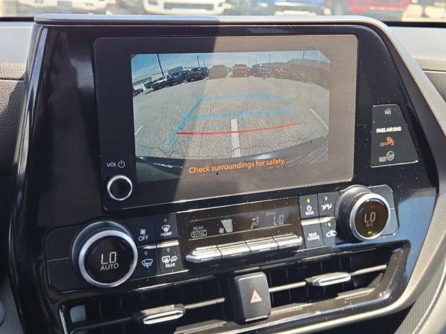 2023 Toyota Highlander LE AWD (SE)