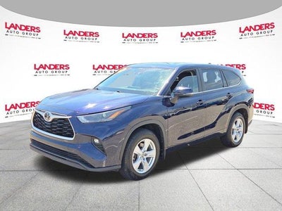 2023 Toyota Highlander LE AWD (SE)