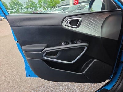 2023 Kia Soul S IVT
