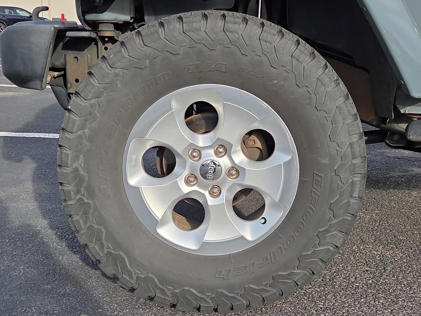 2014 Jeep Wrangler Unlimited 4WD 4dr Sahara