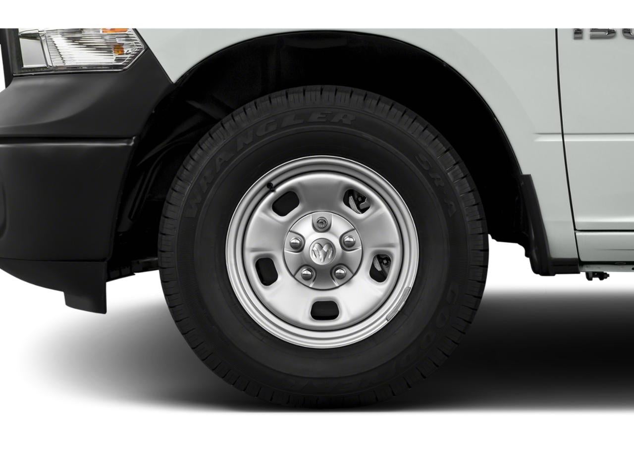 2015 RAM 1500 2WD Crew Cab 5.7 Ft Box Express