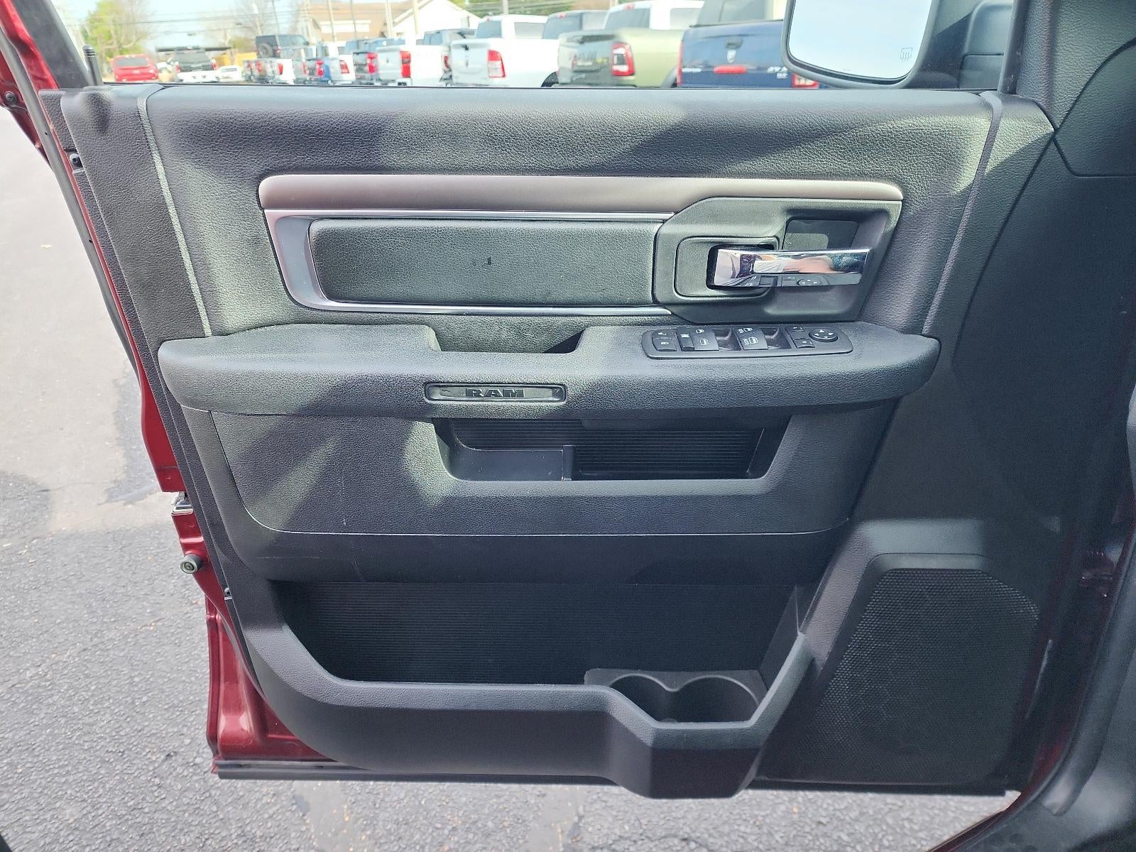 2024 RAM 1500 Classic Warlock 4x4 Crew Cab 5'7" Box